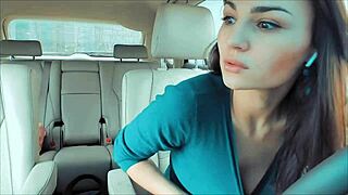 Üvey oğlumun futbol antrenmanının dışında, kim beni izliyor?