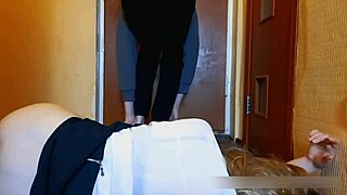 Chcesz ruchać tę blond studentkę mocno po lekcjach?