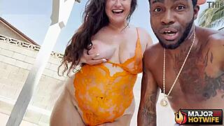 روم ميجور يستخدم زبه الكبير ليضرب كس جوزي جاكسون الخائنة