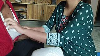 Desi koleginica se tuče u Oyo, hindi audio! 😍