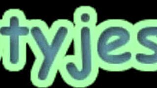 Hot curvy milf twerking her big fat ass