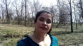 Verejná chôdza s cumom sa zmení na parád hanby s facialmi OMG 😳