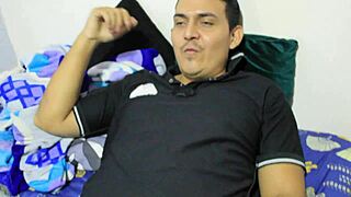 जब टेनेंट लैंडलॉर्ड को बंद दरवाजों के पीछे सेड्यूस करता है तो क्या होता है?