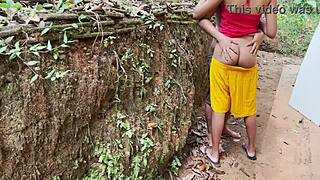 नेहा भाभी वर्क आवर्स में बेस्ट फ्रेंड के साथ क्विक सेशन करती है