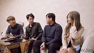 Tak tahan! Yuli Taiwan seksi minta tukang urut kongkek puki panas dia dalam 4K.