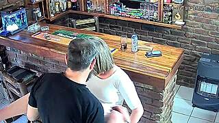 Meine Frau beim Fremdgehen auf versteckter Kamera in schockierendem Footage erwischt