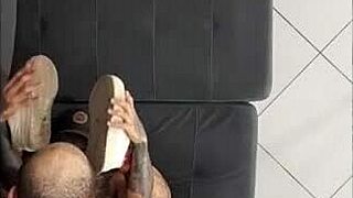 Srbka amatérka se ohnula pro bareback psí styl s teniskami