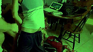 Две девојке почињу, онда два момка преузимају!