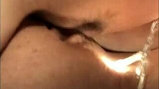 Лесбийское домашнее триббинг с громкими стонами, девчонки дома сходят с ума