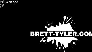 20 éves ukrán hatalmas fasszal csapkodja Brett Tylert bareback és belécumizik