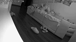 Видео утечка: Изменяющая жена поймана с другом мужа в реальном анал действии