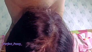 बड़ा लंड इंडियन विलेज शादीशुदा कपल में जोर से धक्का मारता है! अविश्वसनीय एक्शन!