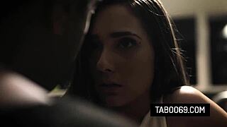 Požrešni črni očim jebe pastorkovega dekleta Jaye Summers v surovem medrasnem akciji