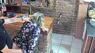 О боже, поймала мужа изменяющим с женой соседа, блин