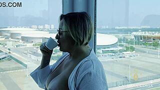 Damn, bangun horny di Rio, kelip bogel di tingkap sampai suami kongkek saya keras!