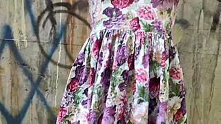 يا جميلة، ذلك الممص العام في فستان كان ناراً، أريني المزيد!