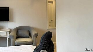 Hej, jeg er bare din stedmor, lad os holde det cool og dele denne hotelseng, ok? 😅