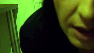 Moj najljubši trik je liženje pičke s strani vnemo možakov