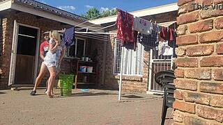 Cuckold plaget mann knuller kona ute i det fri