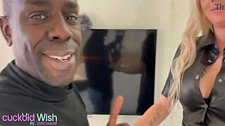 Πλήρης σκηνή της γυναίκας του Oletsha προσφέρεται σε cuckolding master