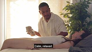 אישה לבד וחולה עם שמאנסיטו בתפקיד בית חולים