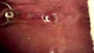 我的穿孔阴蒂摩擦特写