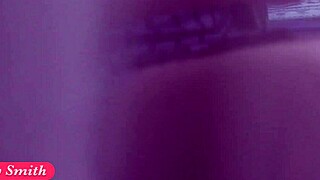 Espiando Jeny Smith Tirando Selfies Nus Através da Janela