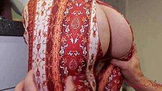 Hej, šukání mojí uklízečky za extra spropitné je tak sakra dobrý