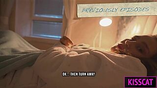 Mačeha pomaga pastorku končati v skupni postelji