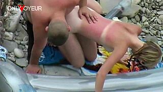 Τυχερός voyeur παραλίας παίρνει χούφτωμα ενώ κάνει ηλιοθεραπεία;