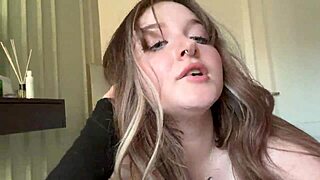 Голямо задниче тиндер егърл тийн 18+ мастурбира след загуба на истина или предизвикателство