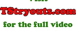 Wow, tjek denne amatør trans skønhed strøge sig efter interviewet!