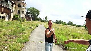 Gothic teen 18+ Doreen længes efter sin piercede fisse bliver smadret i fuld Stevenshame Dating scene.