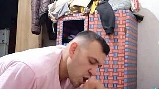 Мой активный бисексуальный приятель зашел на дикую уличную забаву!