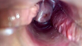 هزة عميقة داخل الكس مع منظر قريب في نيك شاذ منزلي خام