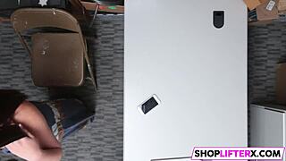 Γεια όμορφη jacker avi, έτοιμη για τιμωρία με σκληρό πούτσο;