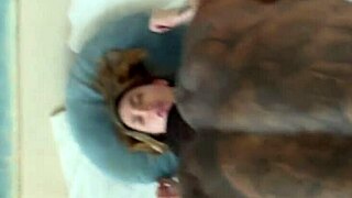 यो जेसन लव, तुम मिमी बोलिवियाना को कितना जोर से बांग कर रहे हो?