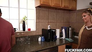 Wow! Riley Star i Angelina Moon mocno rżną Donniego!