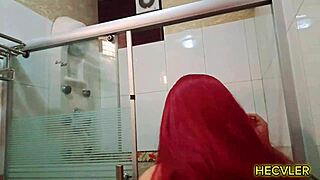 Modelando para mi amigo y nos calentamos