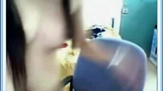 An Asian amateur explores her desires in a solo performance