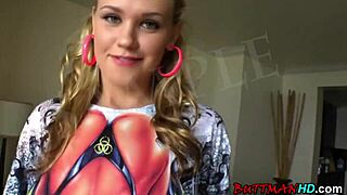 susie clove spreading her holes wide for a curious peek