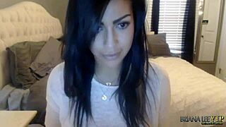 Briana Lee Shows Off Natural Tits in Webcam Masturbation Session on April 8th 2015