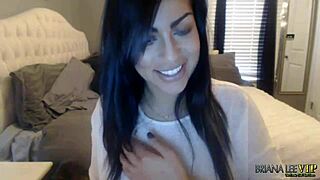 Briana Lee Shows Off Natural Tits in Webcam Masturbation Session on April 8th 2015