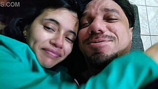 Ninfetinha novinha fode velho bluezao com pegação gostosa