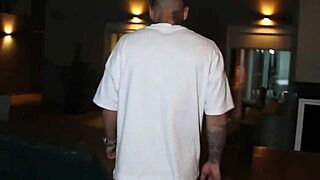 fui limpar a piscina e FODEI a patroa parte 1