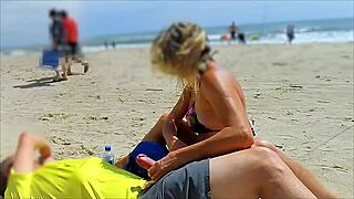 Putain, je viens de jouir encore devant tout le monde dehors !