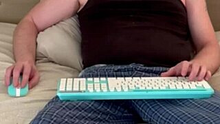 Slimyslimy1 Jerking Big Cock To Orgasm