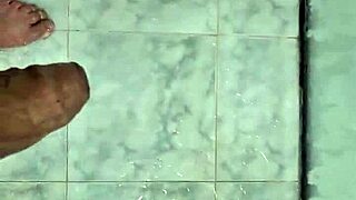 Cumming Deliciously In The Shower