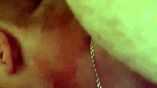 mommy licks pussy in homemade scene