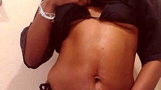 yo, naejae teases with a hot strip before squirting all over! 😍